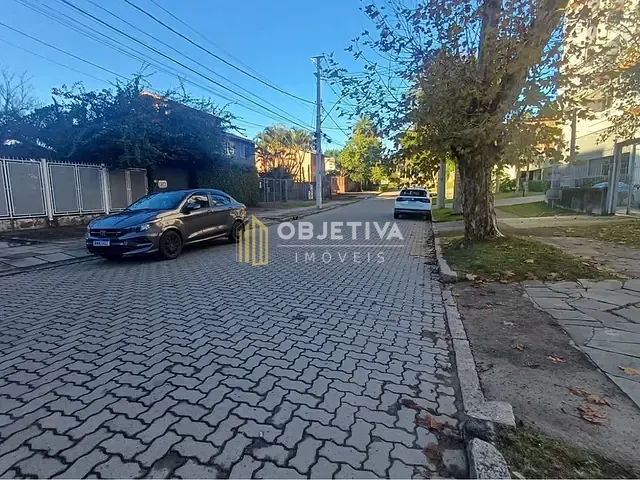 Terreno à venda, no bairro Bom Jesus em Porto Alegre