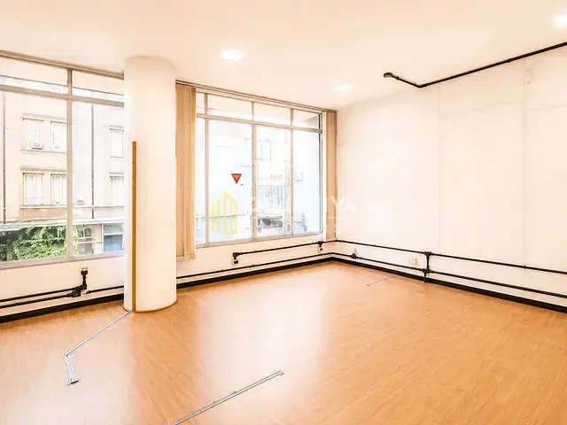 Sala à venda, no bairro Centro Histórico em Porto Alegre