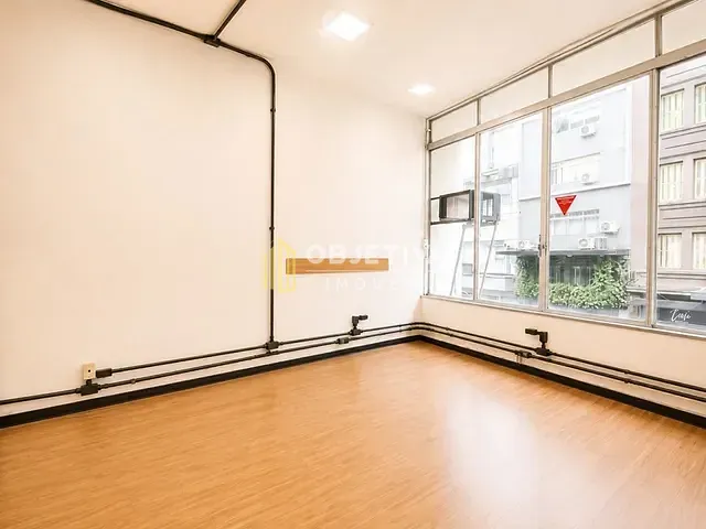 Sala à venda, no bairro Centro Histórico em Porto Alegre