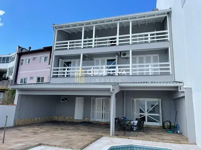 Casa 4 quartos e 5 banheiros, à venda, no bairro Nonoai em Porto Alegre