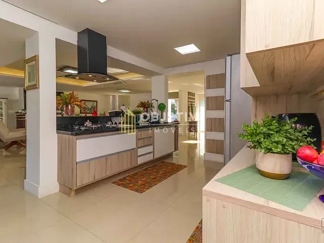 Casa 3 quartos e 4 banheiros, à venda, no bairro Hípica em Porto Alegre