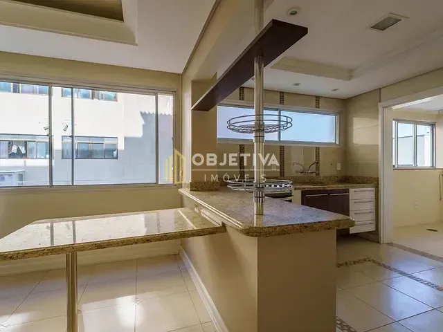Apartamento 3 quartos e 3 banheiros, à venda, no bairro Petrópolis em Porto Alegre