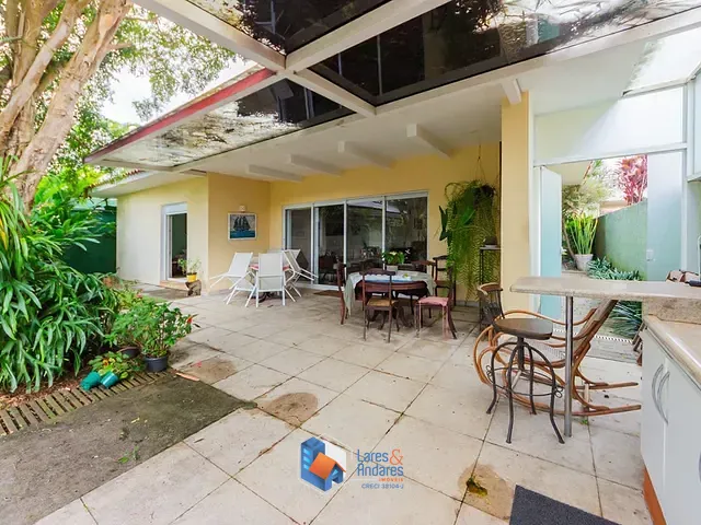 Casa 4 quartos e 5 banheiros, à venda, no bairro Interlagos em São Paulo
