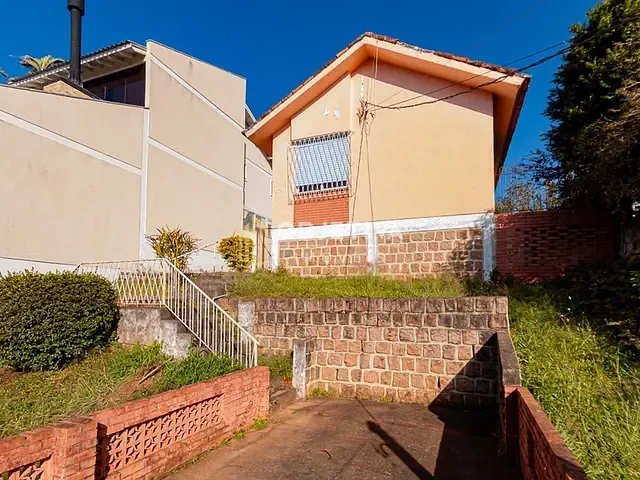 Casa 3 quartos e 2 banheiros, à venda, no bairro Santa Tereza em Porto Alegre