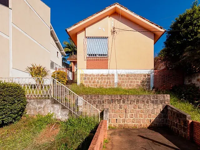 Casa 3 quartos e 2 banheiros, à venda, no bairro Santa Tereza em Porto Alegre