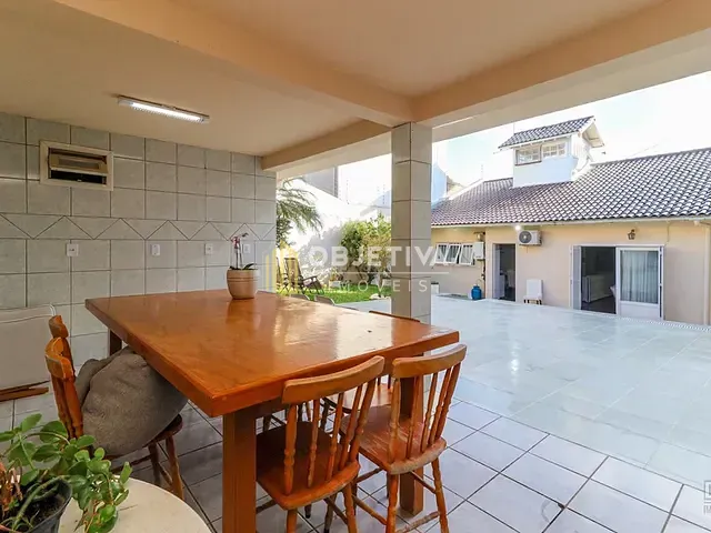 Casa 4 quartos e 4 banheiros, à venda, no bairro Jardim Itu em Porto Alegre