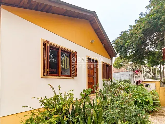 Casa 4 quartos e 3 banheiros, à venda, no bairro Vila Ipiranga em Porto Alegre