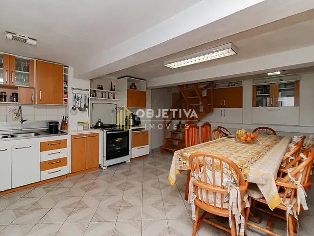 Casa 4 quartos e 3 banheiros, à venda, no bairro Vila Ipiranga em Porto Alegre