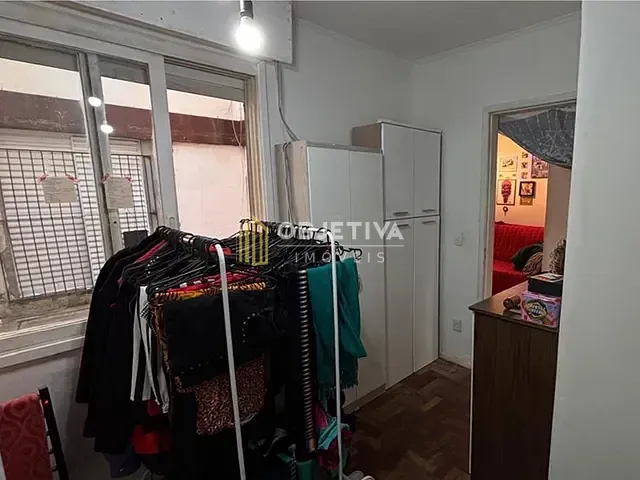 Apartamento 2 quartos e 1 banheiro, à venda, no bairro Centro Histórico em Porto Alegre