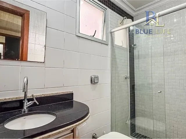 Apartamento 2 quartos e 2 banheiros, à venda, no bairro Praia da Costa em Vila Velha
