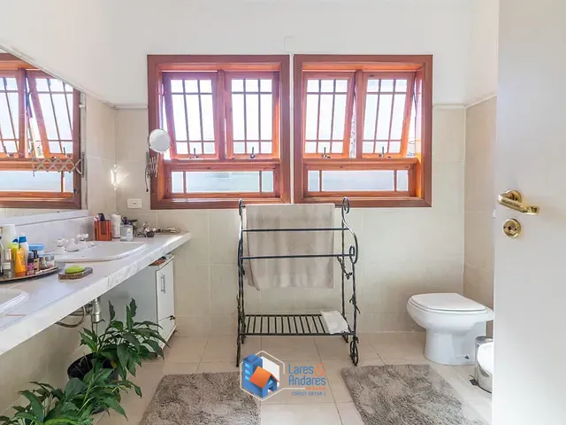 Casa 3 quartos e 5 banheiros, à venda, no bairro Real Parque em São Paulo