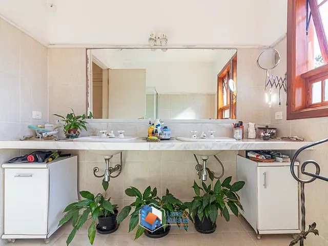 Casa 3 quartos e 5 banheiros, à venda, no bairro Real Parque em São Paulo