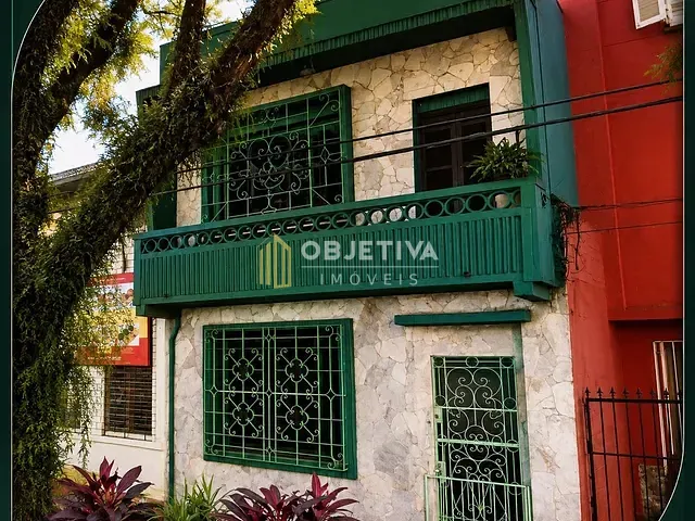 Casa 3 quartos e 3 banheiros, à venda, no bairro Santana em Porto Alegre