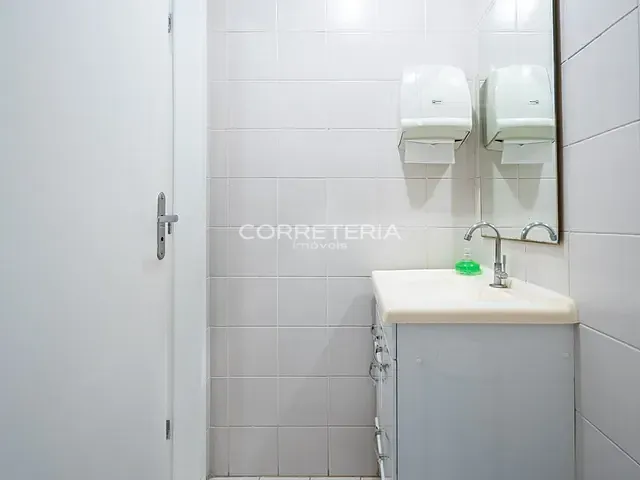 Sala à venda, no bairro Santo Amaro em São Paulo