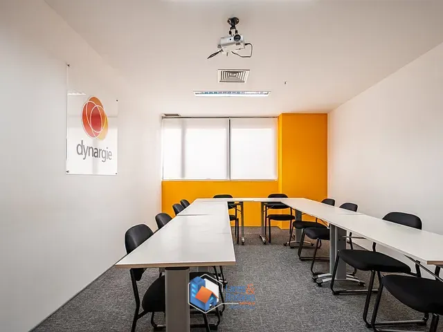 Sala à venda, no bairro Santo Amaro em São Paulo