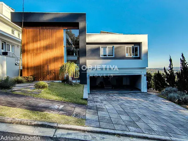 Casa 3 quartos e 6 banheiros, à venda, no bairro Vila Nova em Porto Alegre