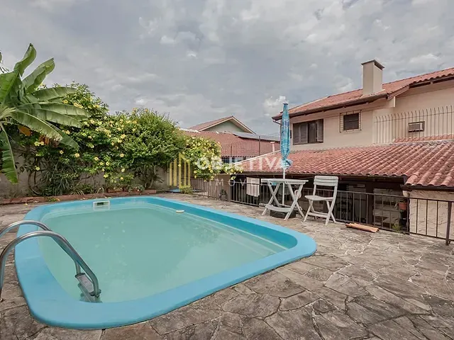 Casa 3 quartos e 3 banheiros, à venda, no bairro Jardim Itu em Porto Alegre