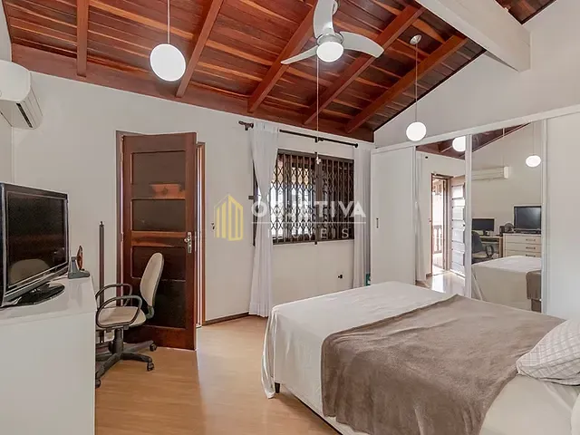 Casa 3 quartos e 3 banheiros, à venda, no bairro Jardim Itu em Porto Alegre