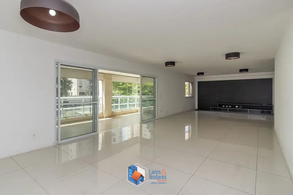 Apartamento, 3 quartos, 210 m² - Foto 1