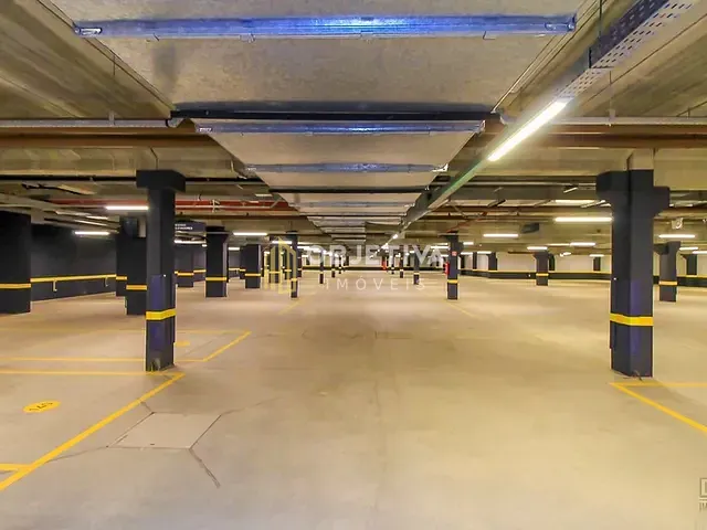 Sala à venda, no bairro Jardim Lindóia em Porto Alegre