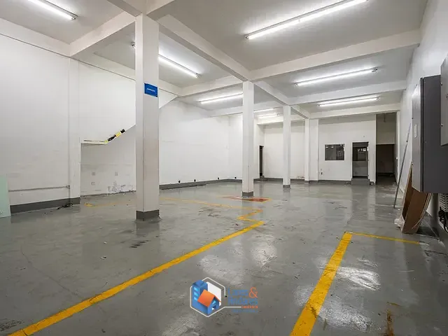 Loja à venda, no bairro Cambuci em São Paulo