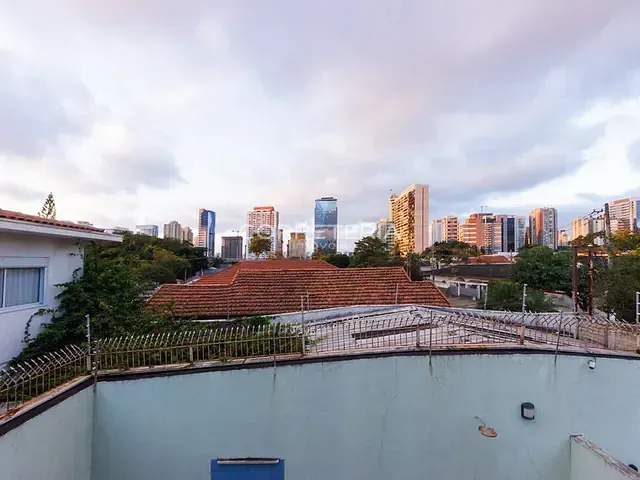 Casa 3 quartos e 6 banheiros, à venda, no bairro Vila Cordeiro em São Paulo
