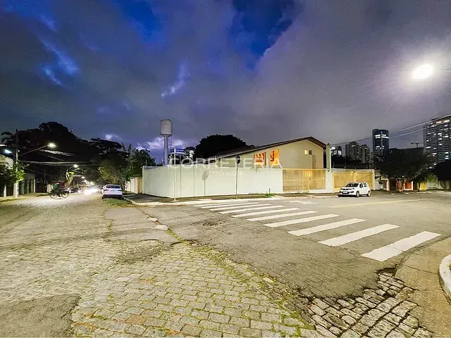 Casa 3 quartos e 6 banheiros, à venda, no bairro Vila Cordeiro em São Paulo