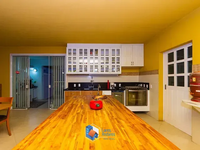 Casa 3 quartos e 6 banheiros, à venda, no bairro Vila Cordeiro em São Paulo