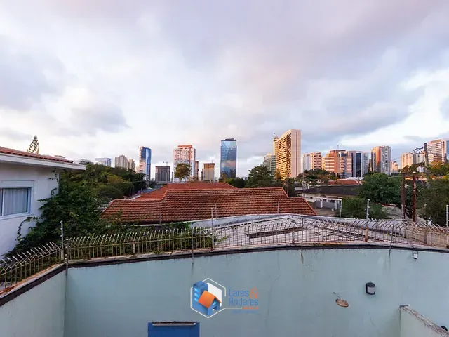 Casa 3 quartos e 6 banheiros, à venda, no bairro Vila Cordeiro em São Paulo