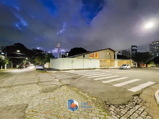 Casa 3 quartos e 6 banheiros, à venda, no bairro Vila Cordeiro em São Paulo