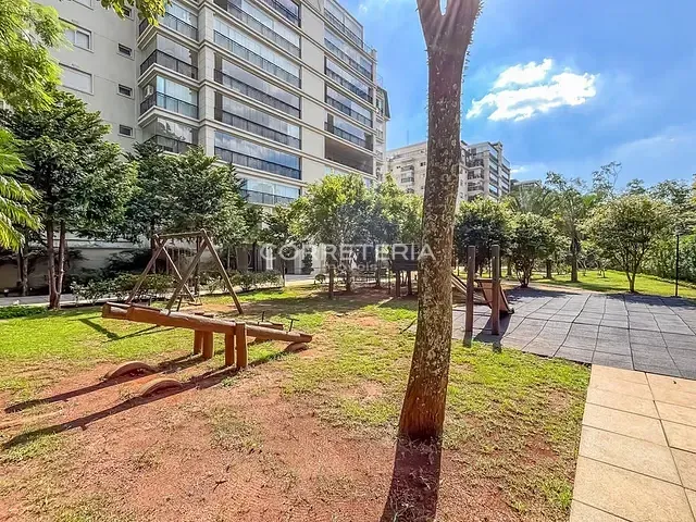 Apartamento 4 quartos e 5 banheiros, à venda, no bairro Santo Amaro em São Paulo