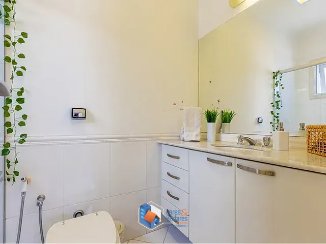 Casa 4 quartos e 6 banheiros, à venda, no bairro Jardim Cordeiro em São Paulo