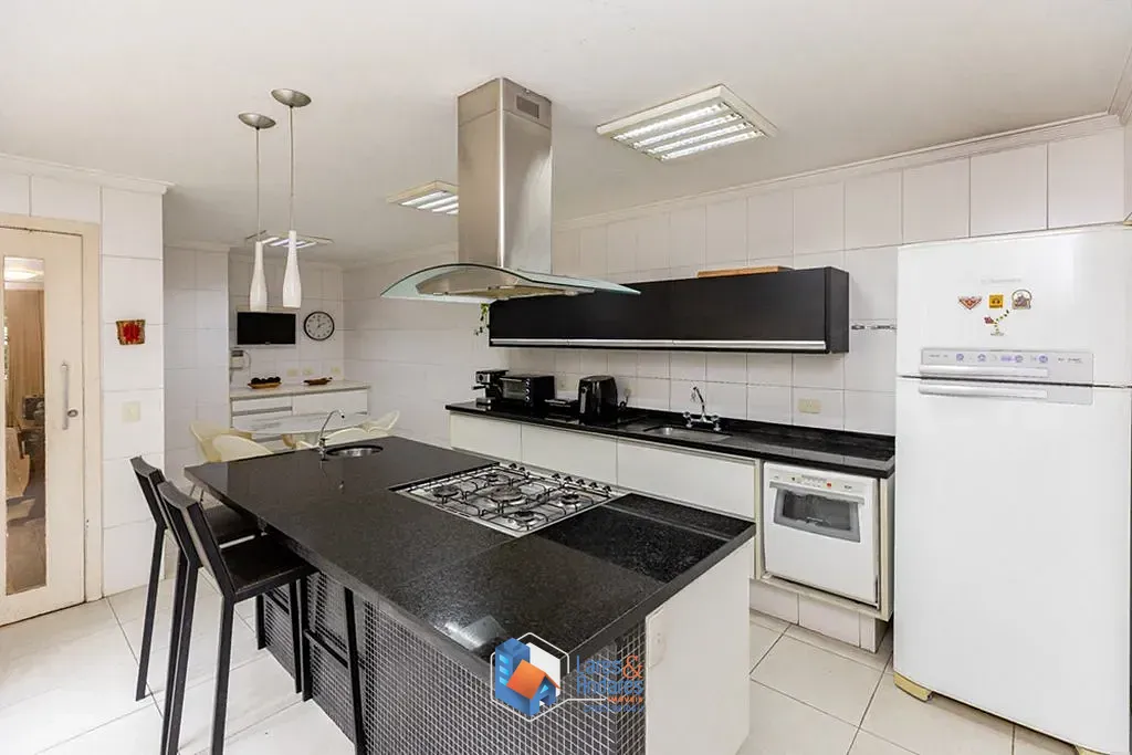 Casa, 4 quartos, 260 m² - Foto 37