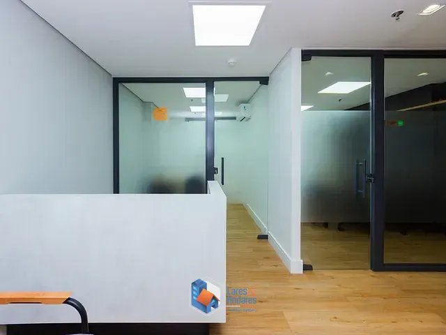 Sala à venda, no bairro Santo Amaro em São Paulo