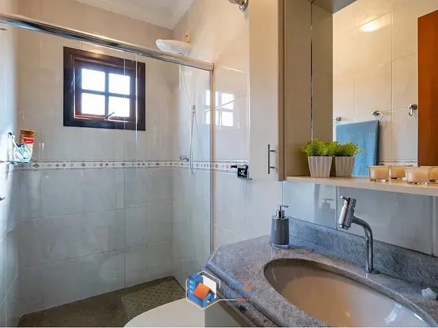 Casa 3 quartos e 4 banheiros, à venda, no bairro Jardim Santa Cruz (Campo Grande) em São Paulo