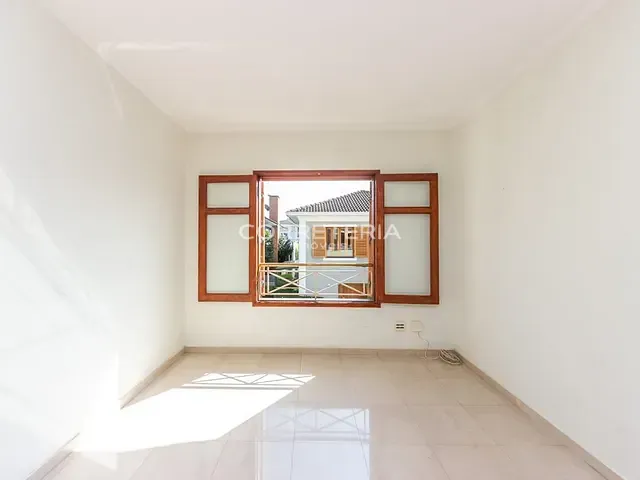 Casa 4 quartos e 6 banheiros, à venda, no bairro Jardim Cordeiro em São Paulo