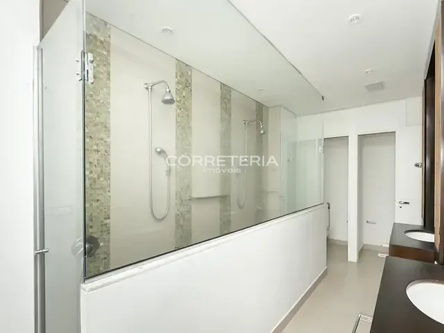 Casa 4 quartos e 8 banheiros, à venda, no bairro Vila Nova Conceição em São Paulo