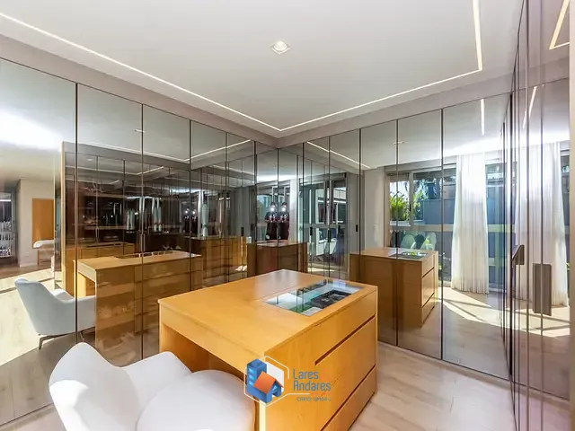 Casa 3 quartos e 5 banheiros, à venda, no bairro Alto da Boa Vista em São Paulo