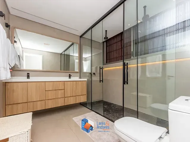 Casa 3 quartos e 5 banheiros, à venda, no bairro Alto da Boa Vista em São Paulo