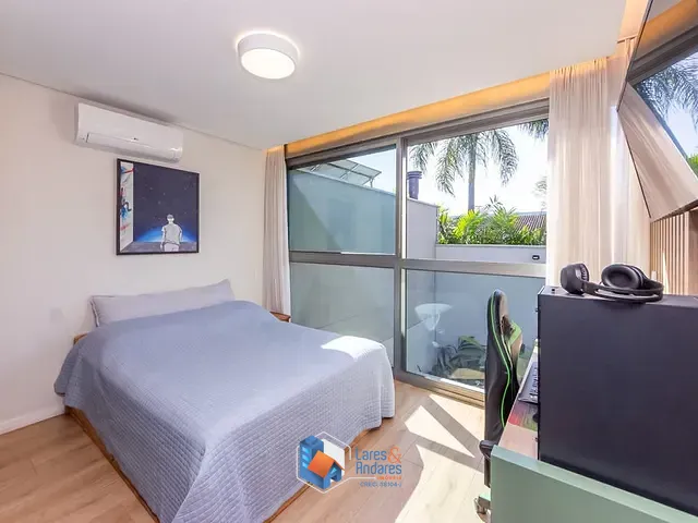 Casa 3 quartos e 5 banheiros, à venda, no bairro Alto da Boa Vista em São Paulo