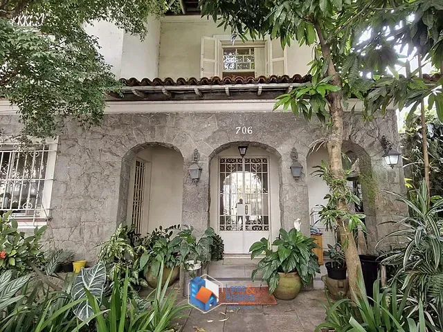 Casa 6 quartos e 8 banheiros, à venda, no bairro Cambuci em São Paulo