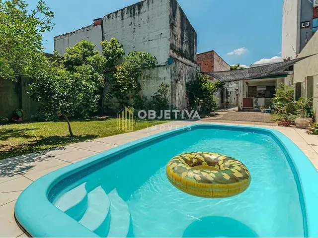 Casa 3 quartos e 3 banheiros, à venda, no bairro Menino Deus em Porto Alegre