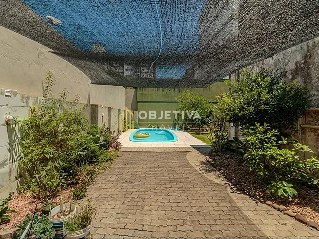 Casa 3 quartos e 3 banheiros, à venda, no bairro Menino Deus em Porto Alegre