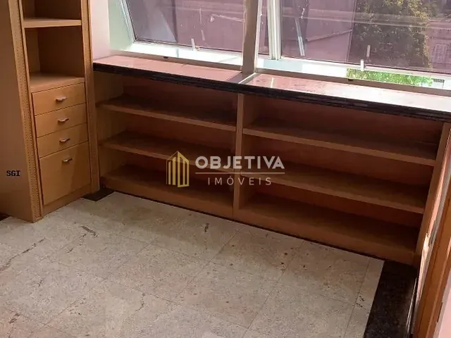Sala à venda, no bairro Moinhos de Vento em Porto Alegre