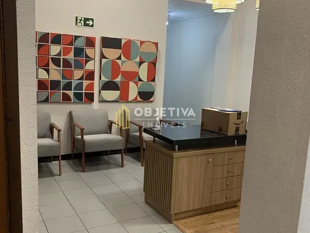 Sala à venda, no bairro Moinhos de Vento em Porto Alegre