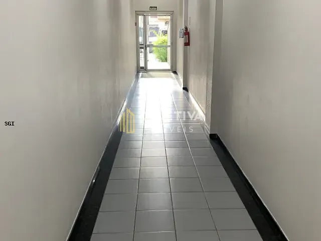 Sala à venda, no bairro Moinhos de Vento em Porto Alegre
