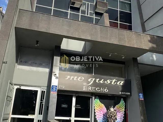 Sala à venda, no bairro Moinhos de Vento em Porto Alegre