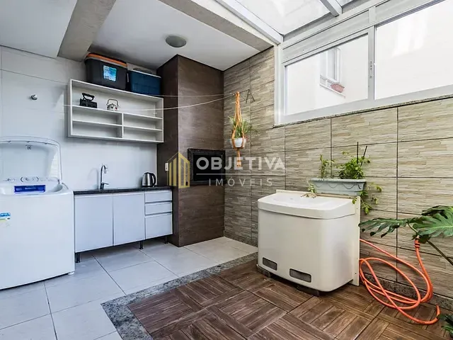 Casa 3 quartos e 3 banheiros, à venda, no bairro Vila Ipiranga em Porto Alegre