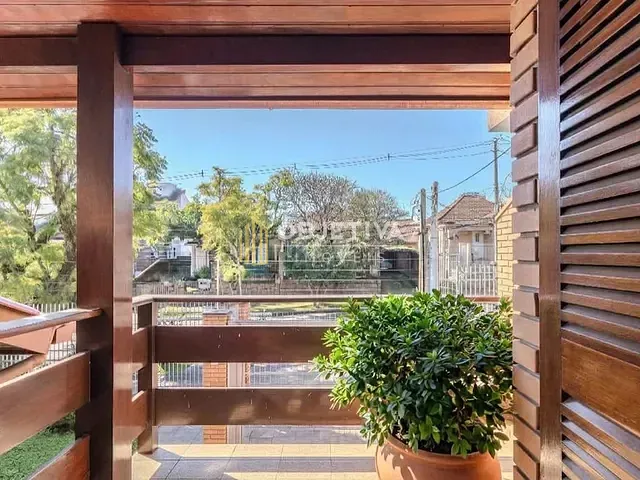 Casa 4 quartos e 4 banheiros, à venda, no bairro Jardim São Pedro em Porto Alegre