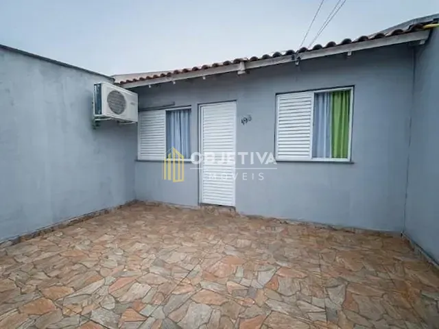 Casa 2 quartos e 1 banheiro, à venda, no bairro Guajuviras em Canoas